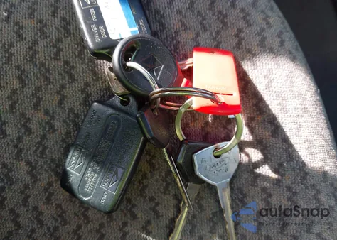 1998 Plymouth Grand Voyager Se z USA, uszkodzony, nr VIN 2P4GP44G2WR705255